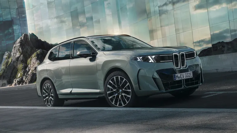 BMW Unveils Fifth-Generation X5 With Five Powertrains and the Brand's First Electric SUV at This Scale — image 9 of 14