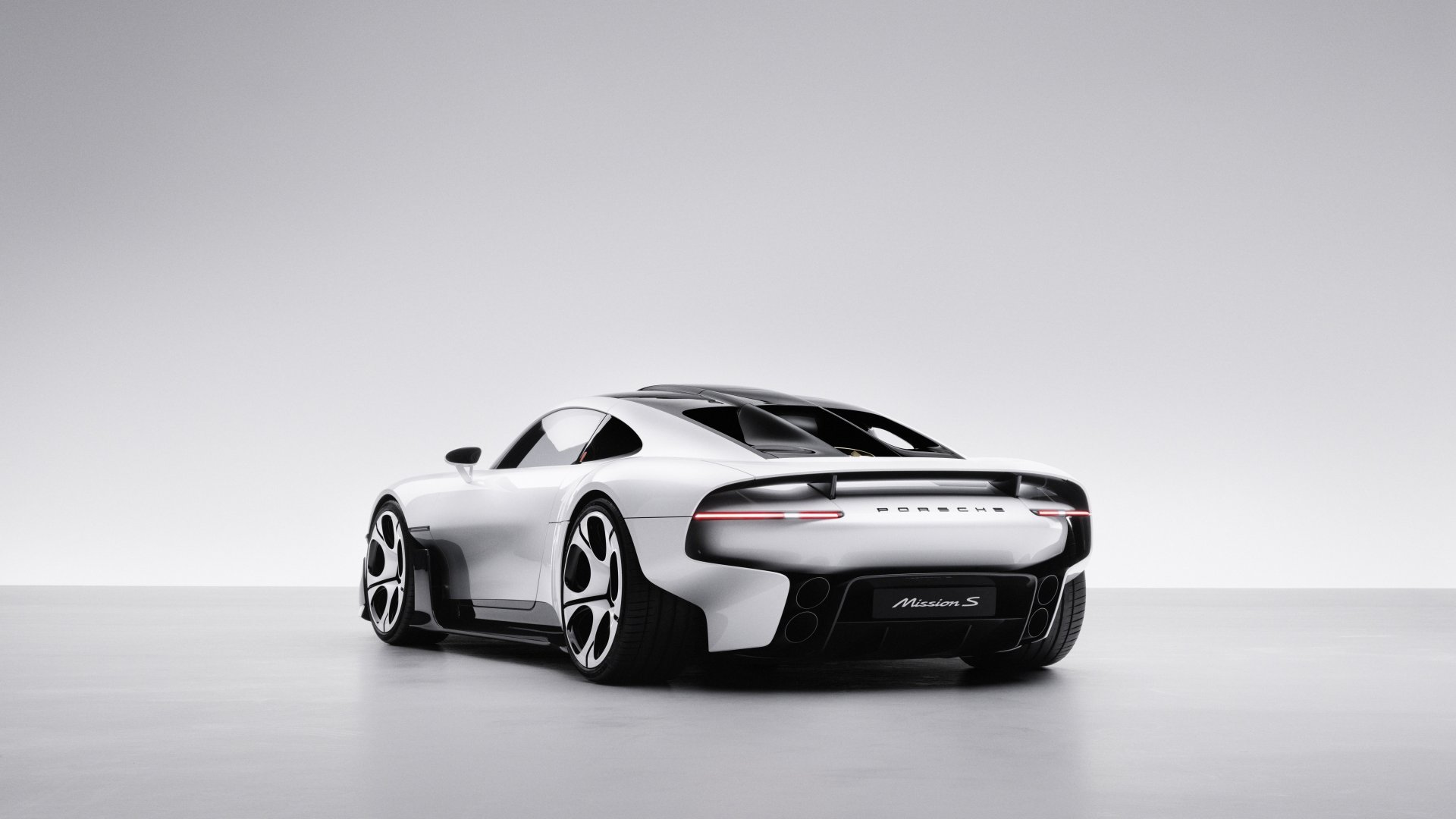 Porsche Mission S Unveiled: A Mid-Engine Supercar and a Retreat From the All-Electric Future — image 9 of 11