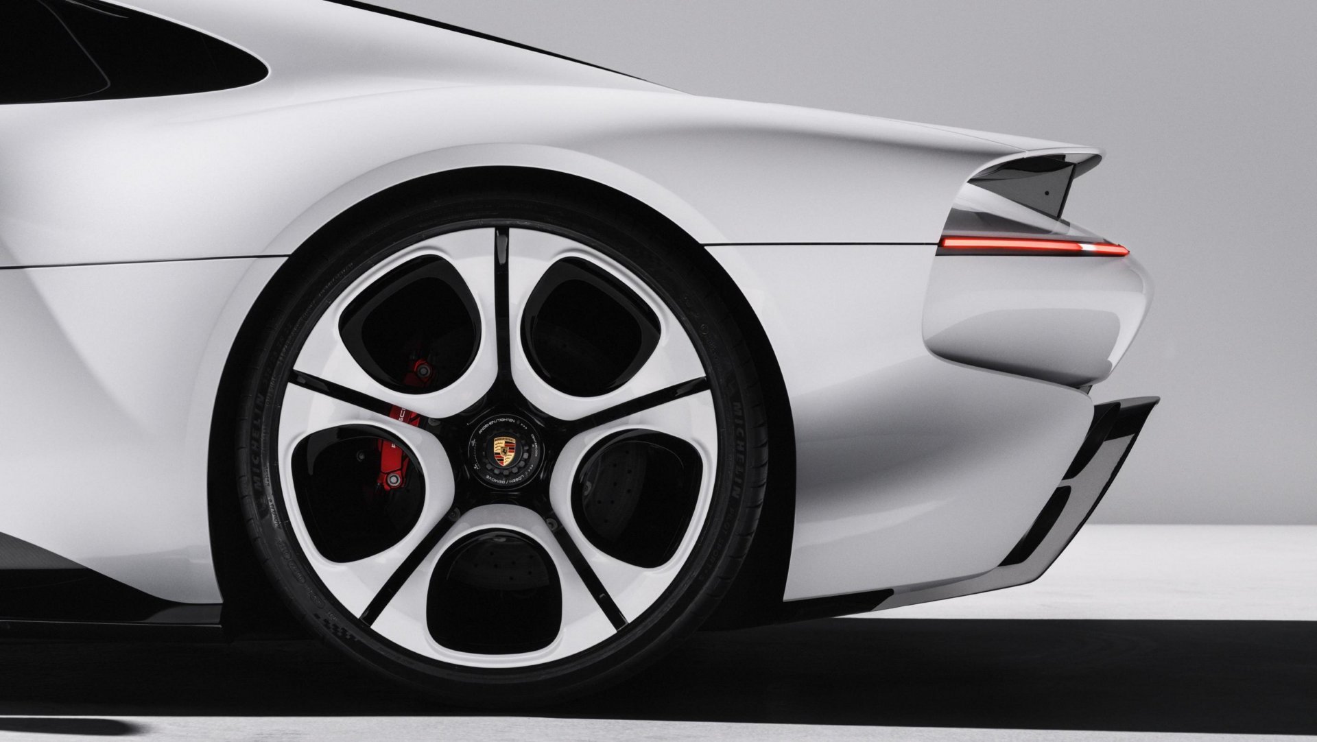 Porsche Mission S Unveiled: A Mid-Engine Supercar and a Retreat From the All-Electric Future — image 5 of 11