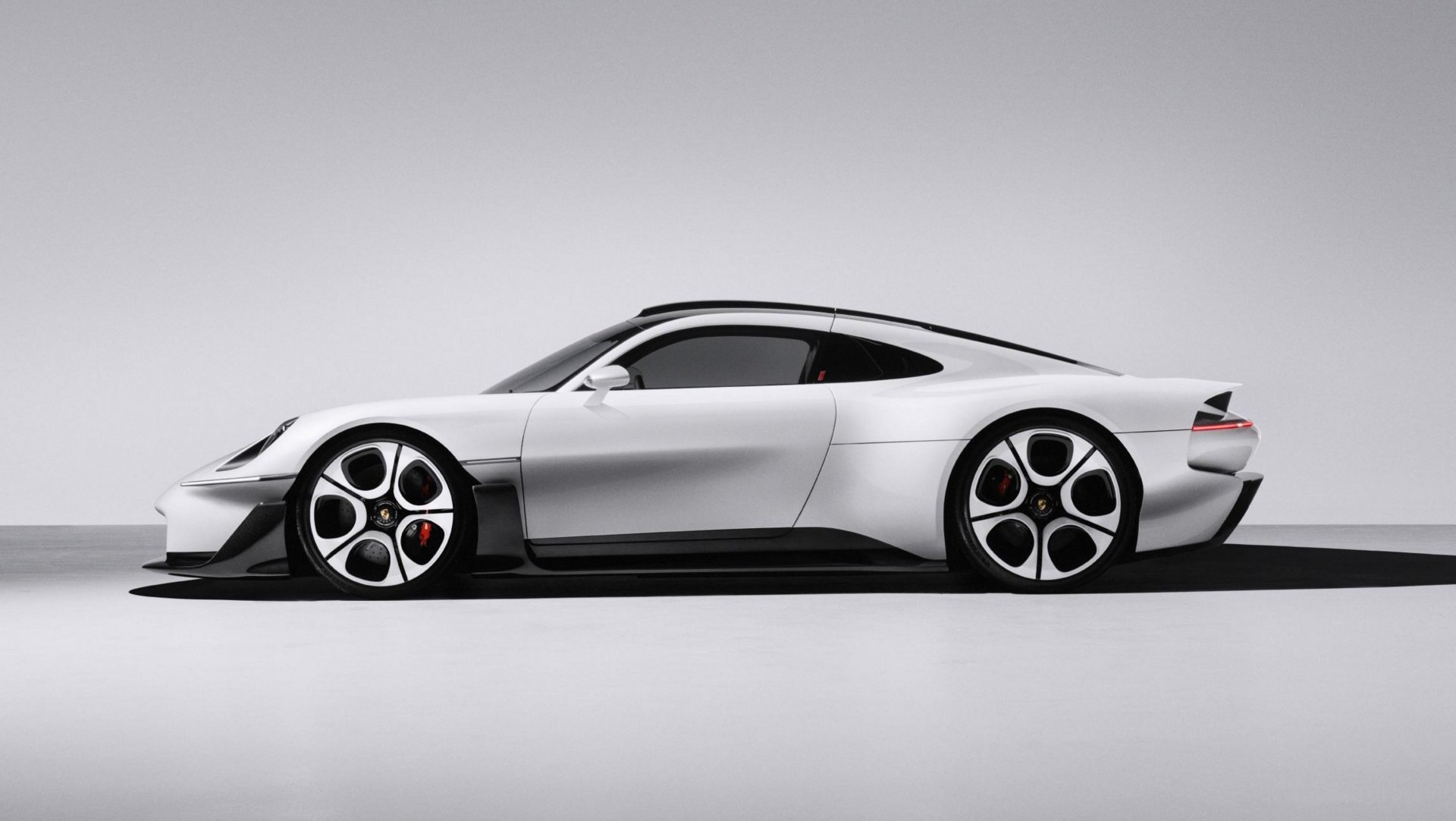 Porsche Mission S Unveiled: A Mid-Engine Supercar and a Retreat From the All-Electric Future — image 10 of 11