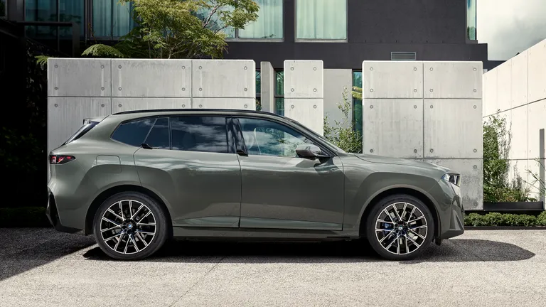 BMW Unveils Fifth-Generation X5 With Five Powertrains and the Brand's First Electric SUV at This Scale — image 13 of 14