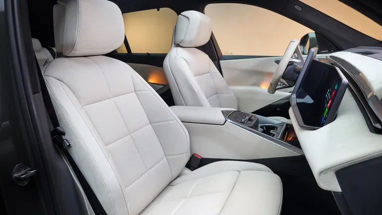 BMW Unveils Fifth-Generation X5 With Five Powertrains and the Brand's First Electric SUV at This Scale — image 2 of 14