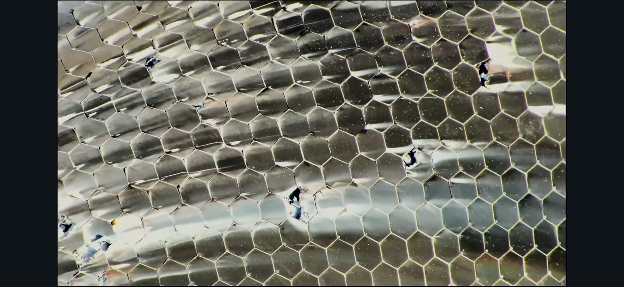 SpaceX Starship Flight 13 Lands Intact in the Indian Ocean. For the First Time Ever, It Didn't Explode. — image 3 of 4