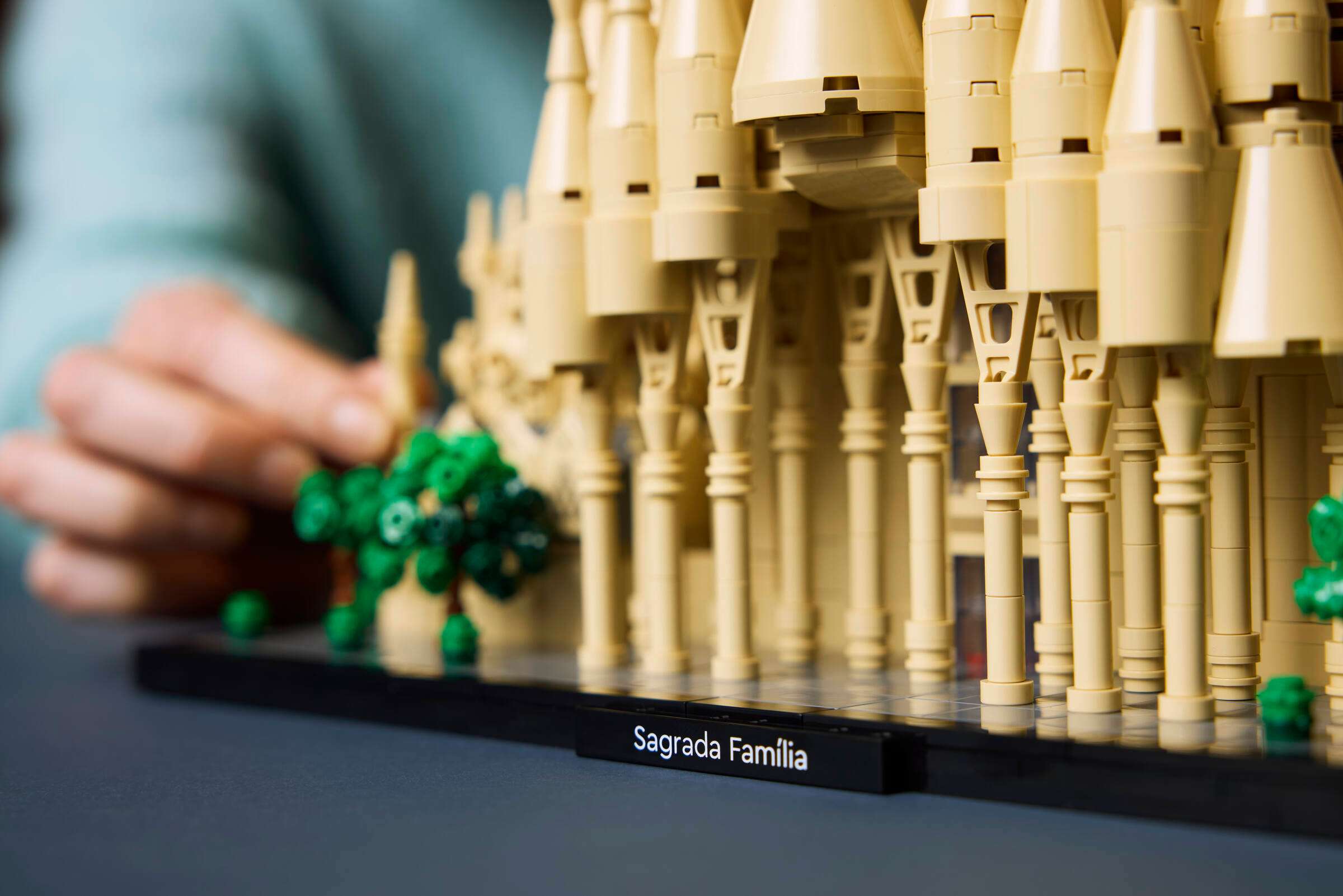 LEGO's 12,060-Piece Sagrada Família Is Now the Largest Set the Company Has Ever Made — image 7 of 11