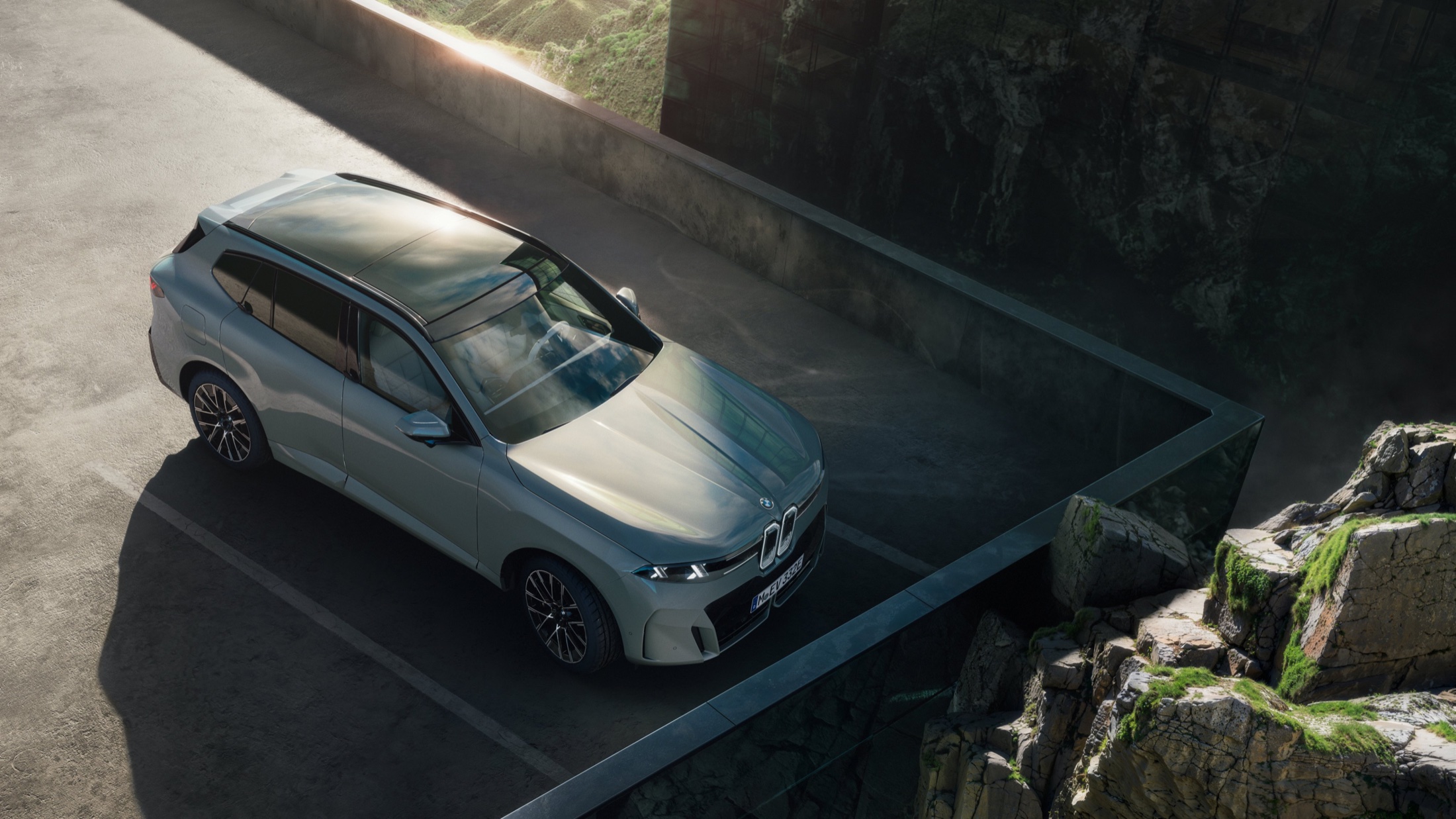 BMW Unveils Fifth-Generation X5 With Five Powertrains and the Brand's First Electric SUV at This Scale