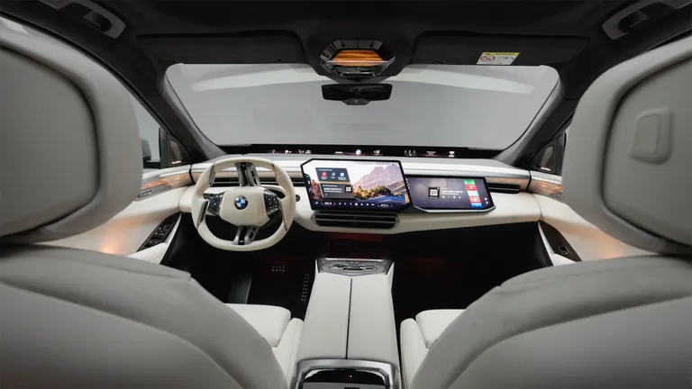 BMW Unveils Fifth-Generation X5 With Five Powertrains and the Brand's First Electric SUV at This Scale — image 10 of 14