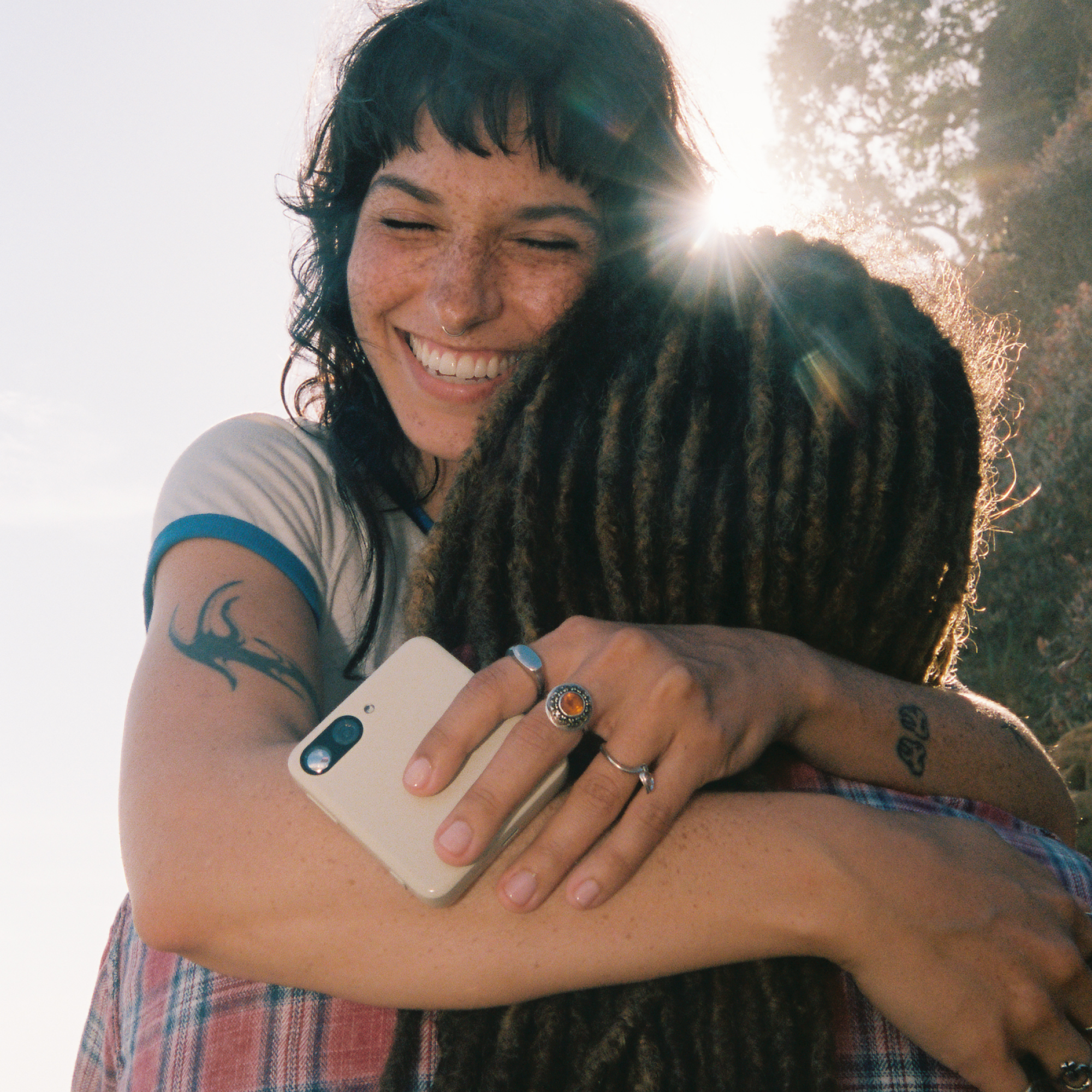 Meadow Ships Its First Batch of Tiny, App-Limited Phones — image 5 of 5