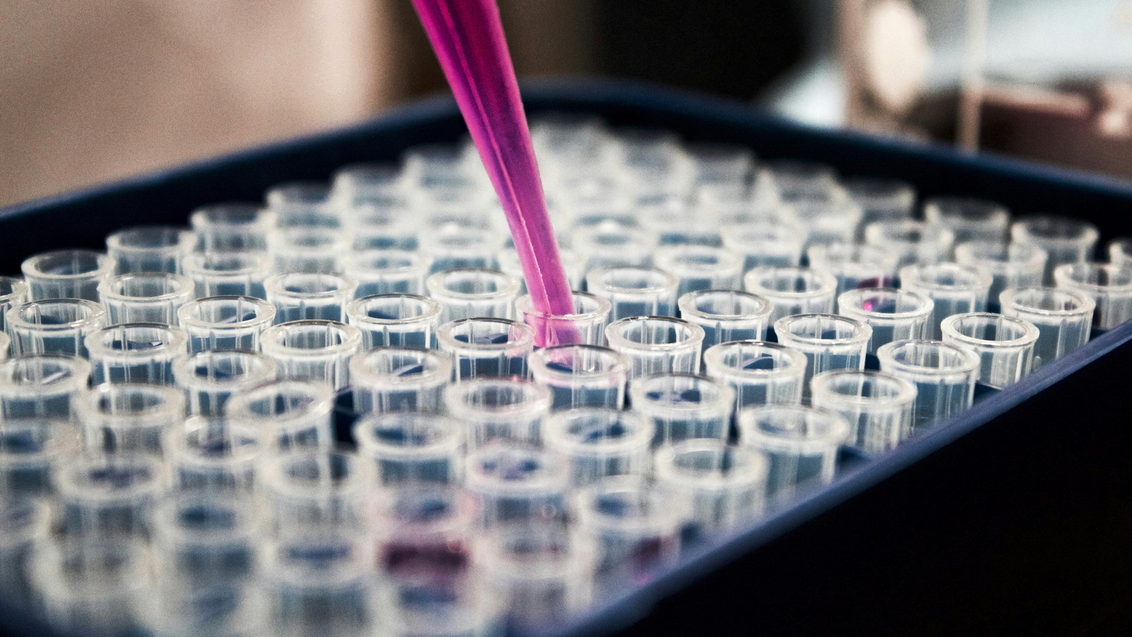 An AI-Designed Drug Just Shaved Up to 6 Years Off Patients' Biological Age in 4 Weeks
